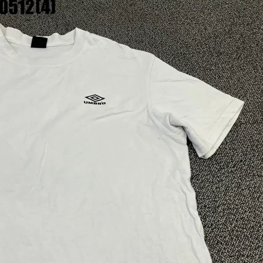 [BUNJANG] Umbro White Short-Sleeve T-Shirt / 엄브로 화이트 반팔 티셔츠 105 | 0512