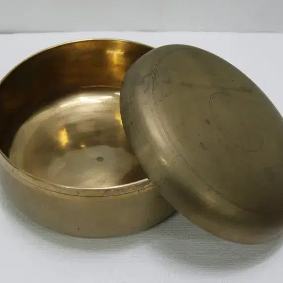 [BUNJANG] Vintage Brass Rice Container / [yo .01] 귀한 옛날 아랫목 대장이던 유기 밥통