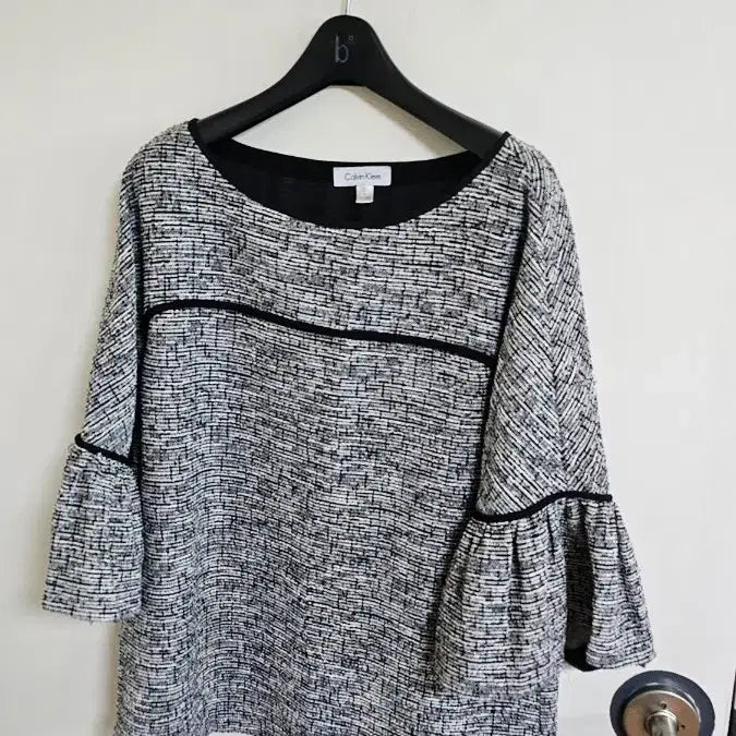 [BUNJANG] Calvin Klein Tweed Short Sleeve Blouse / 캘빈클라인 트위드 반팔 (513