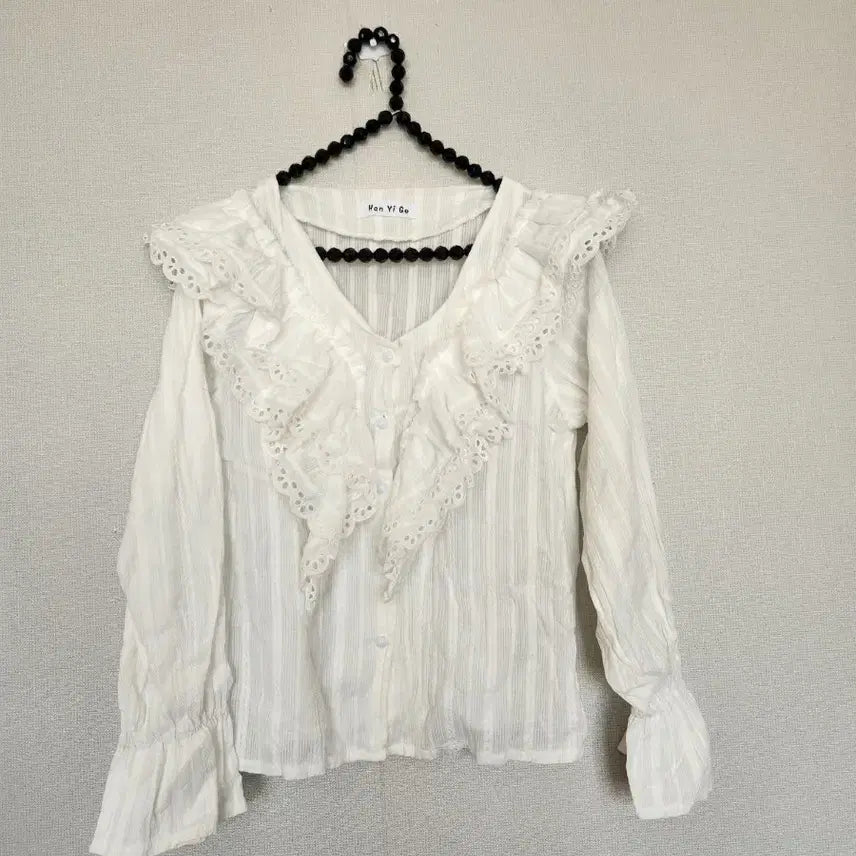 [BUNJANG] Hon Vi Ge Frill Blouse White / Hon Vi Ge 프릴 블라우스 화이트