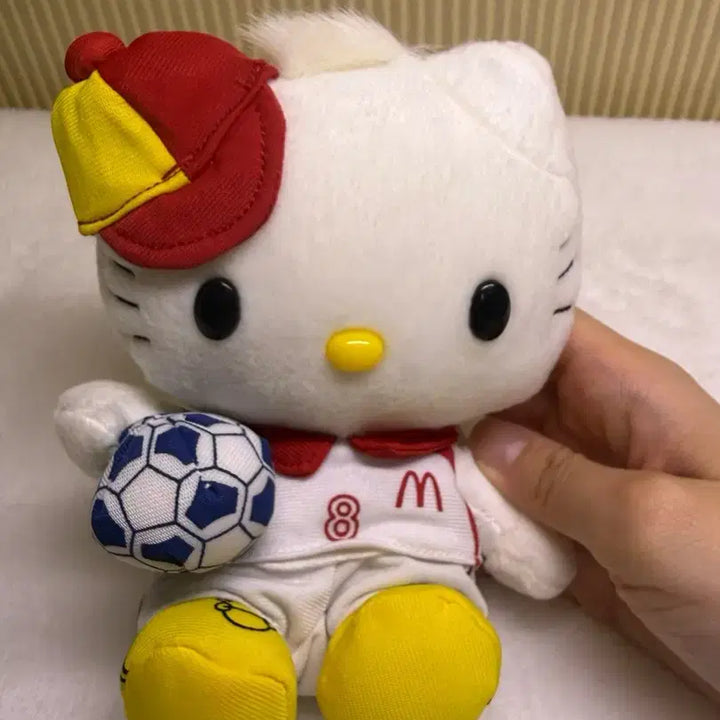 [BUNJANG] Classic Hello Kitty Dear Daniel McToy Soccer Doll / 고전 헬로키티 디어 다니엘 맥토이 축구 인형