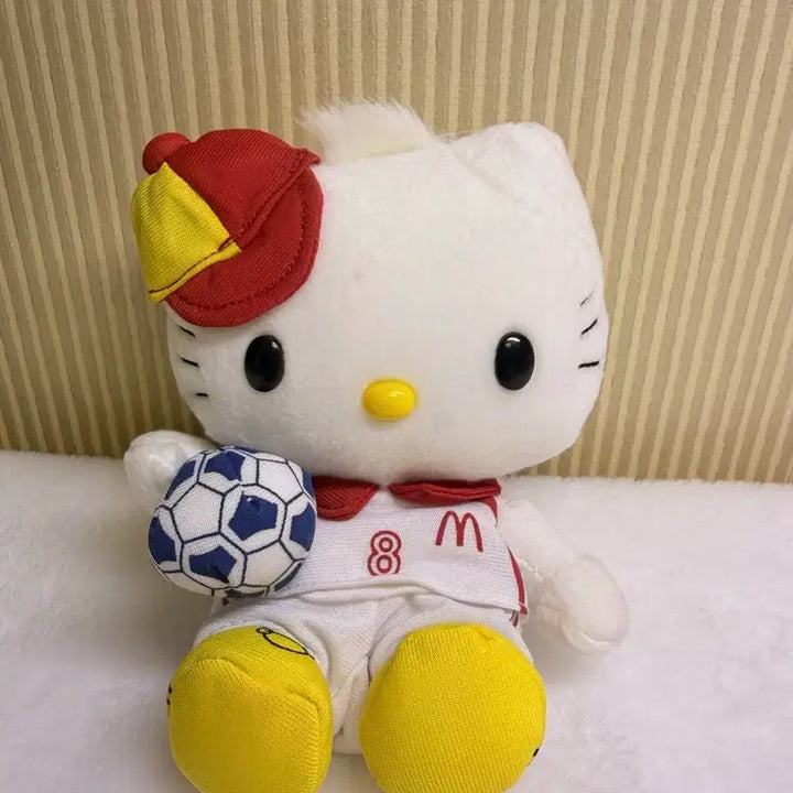 [BUNJANG] Classic Hello Kitty Dear Daniel McToy Soccer Doll / 고전 헬로키티 디어 다니엘 맥토이 축구 인형