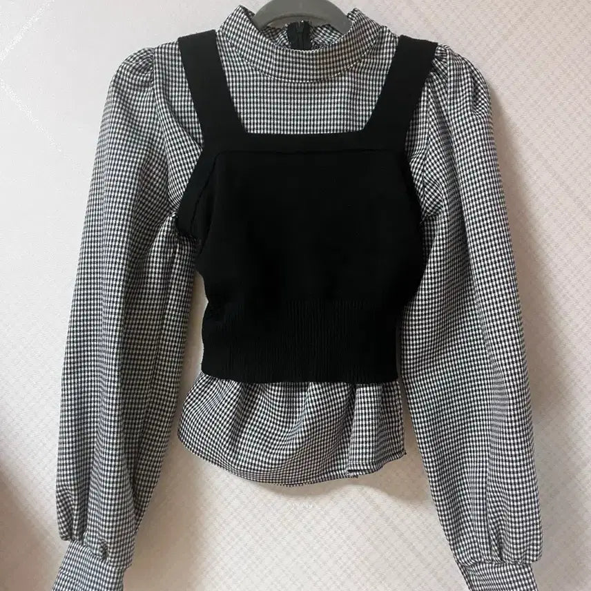 [BUNJANG] Layered Check Shirt Blouse with Puff Sleeves / 체크 셔츠 레이어드 블라우스