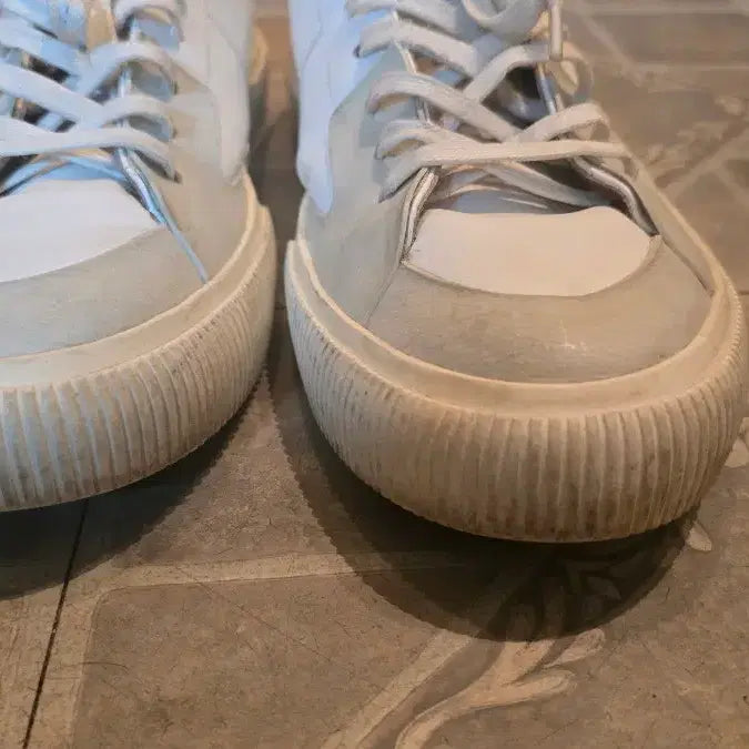 [BUNJANG] Givenchy White Leather Sneakers / 지방시 화이트 레더 스니커즈 280