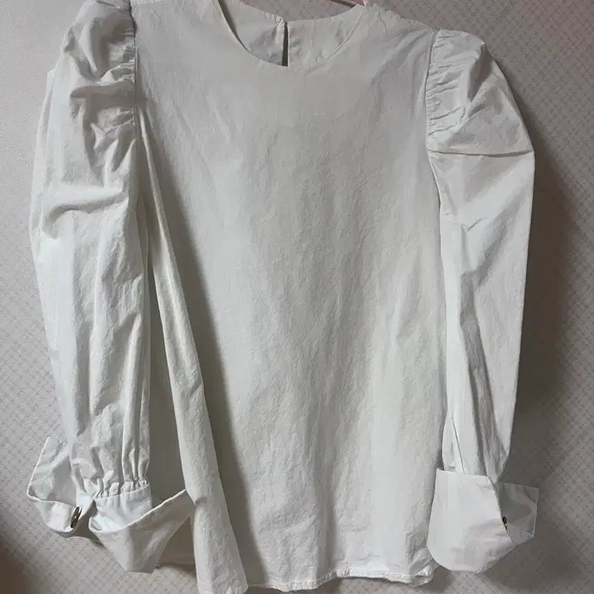 [BUNJANG] White Puff Blouse / 화이트 퍼프 블라우스