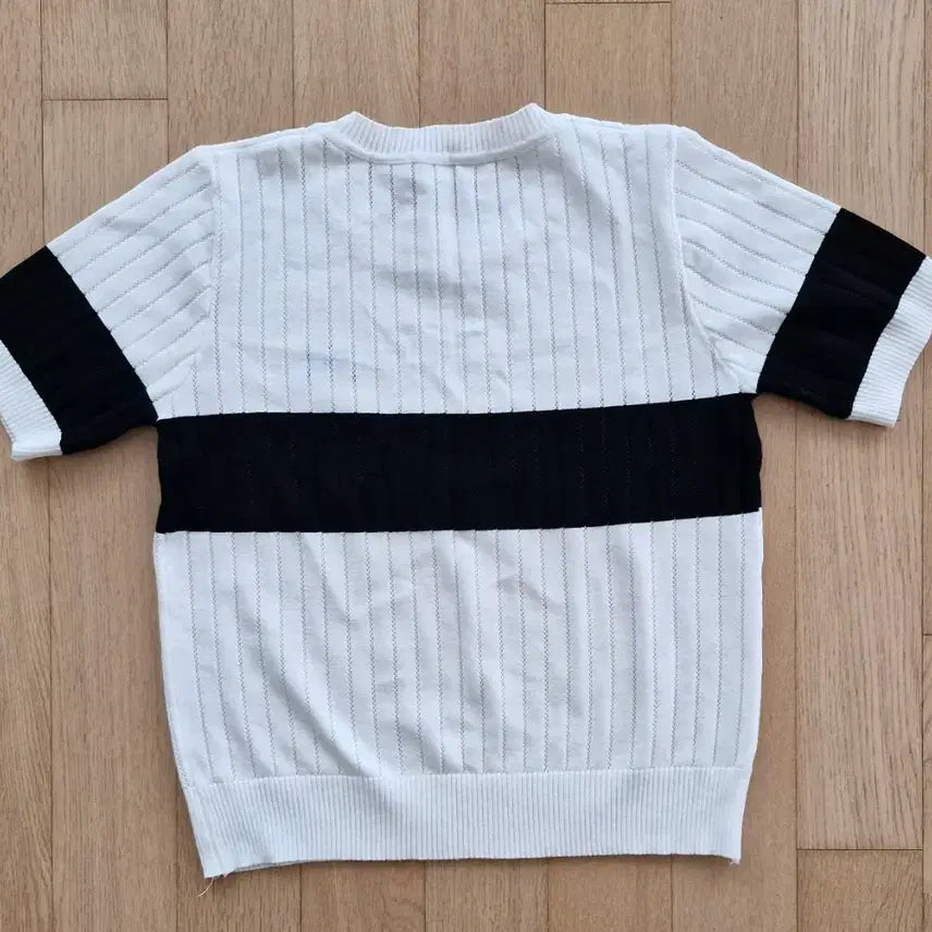 [BUNJANG] Short Sleeve Knit Top (White/Black) / *새상품* 반팔 니트 화이트 블랙