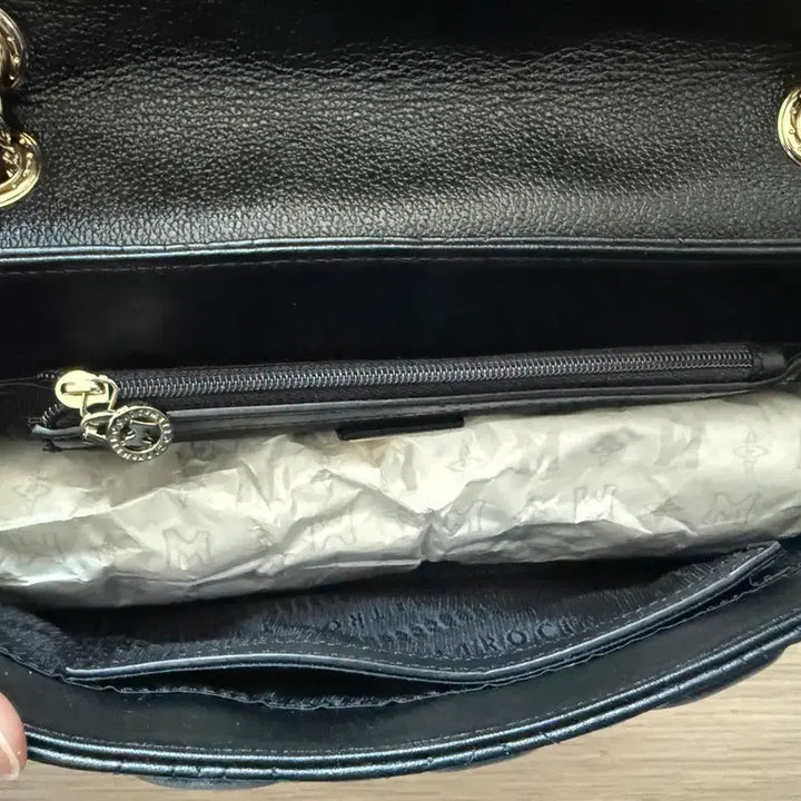 [SOLD OUT] 메트로시티 블랙 퀼팅 체인백