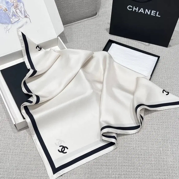 [BUNJANG] Chanel White Twill Silk Scarf / 샤넬 순백색 단면 스카프 트윌 실크