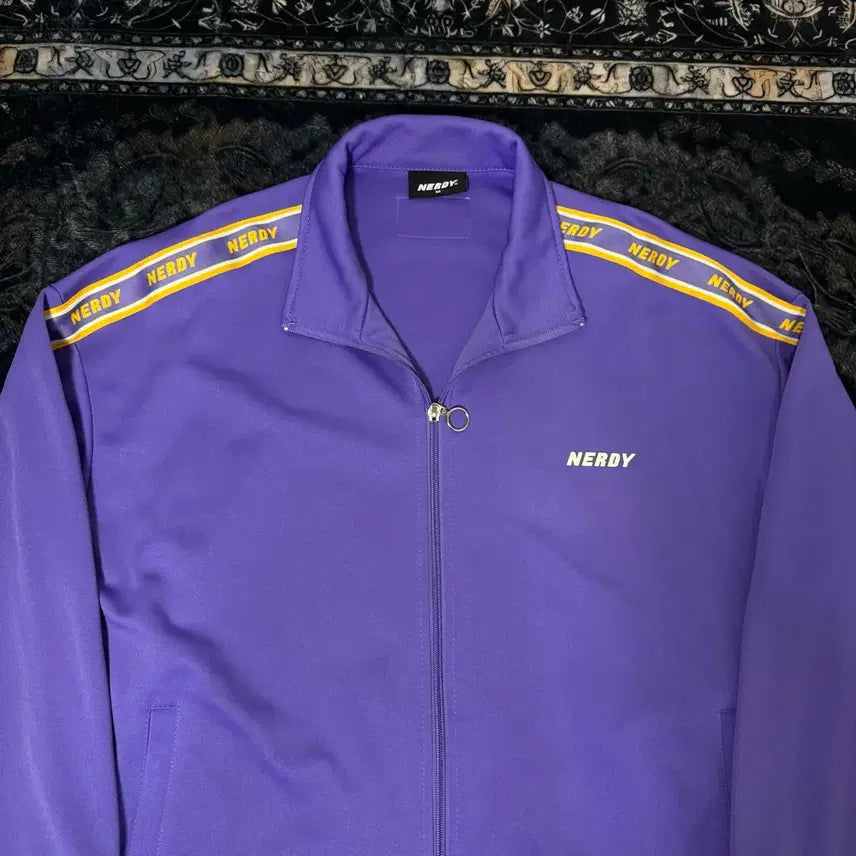[BUNJANG] NERDY Small Logo Track Top Jersey / 널디 스몰로고 트랙탑 져지