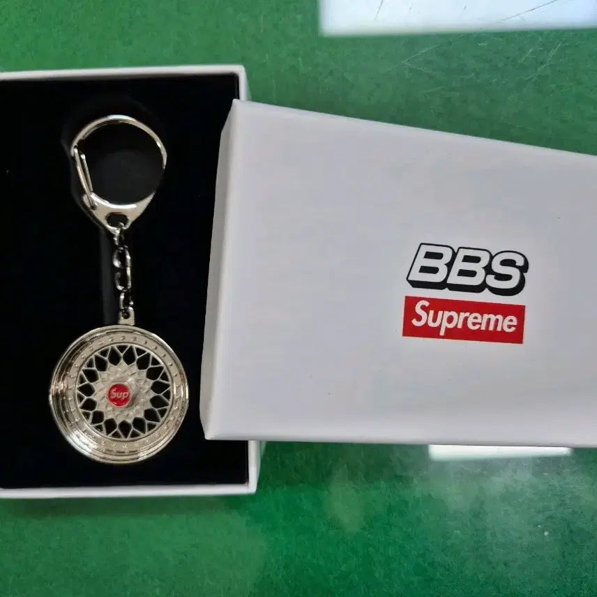 [BUNJANG] Supreme BBS Wheel Keychain / 슈프림 BBS 휠 키링