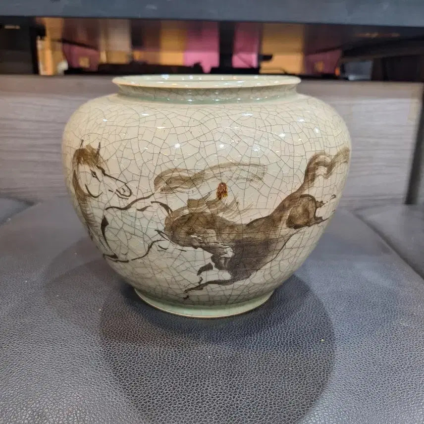 [BUNJANG] Antique Porcelain Vase with Horse Motif / 도자기