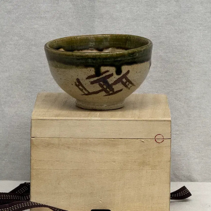 [BUNJANG] Oribe Ware Green Glaze Iron Spot Matcha Bowl Tea Bowl / 일본 오리베야키 녹유 철화 다완 말차완 찻사발