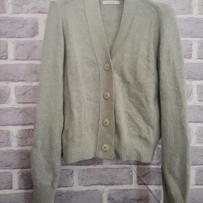 [BUNJANG] Neroli Light Green V-Neck Cardigan / neroli 연그린 브이넥 가디건 /알뜰한여우
