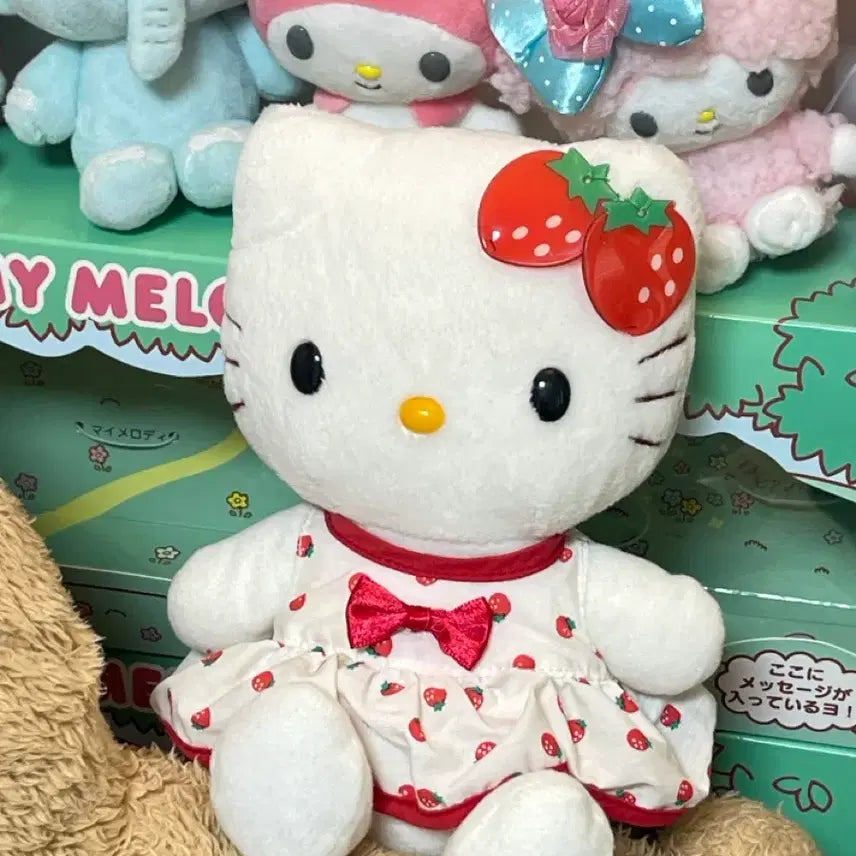 [BUNJANG] Vintage Strawberry Kitty Plush Doll / 고전 딸기 키티 인형
