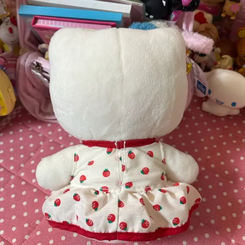 [BUNJANG] Vintage Strawberry Kitty Plush Doll / 고전 딸기 키티 인형