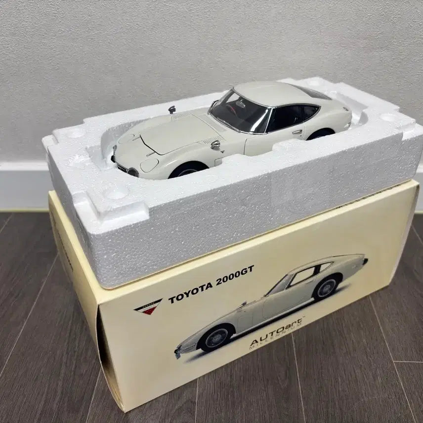 [BUNJANG] AutoArt 1:18 Toyota 2000GT Diecast Model / 1:18 오토아트 토요타 2000GT 다이캐스트