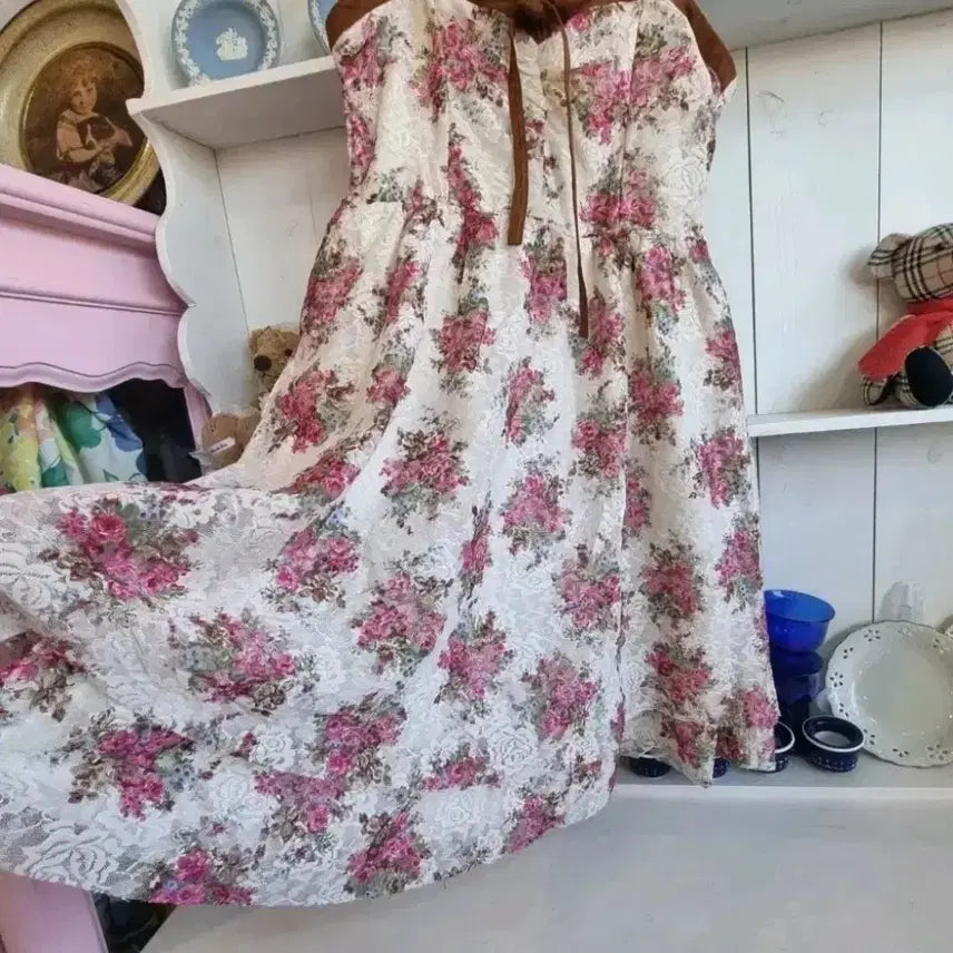 [BUNJANG] Misch Masch Flower Lace Strap Dress / 플라워 레이스 스트랩 원피스