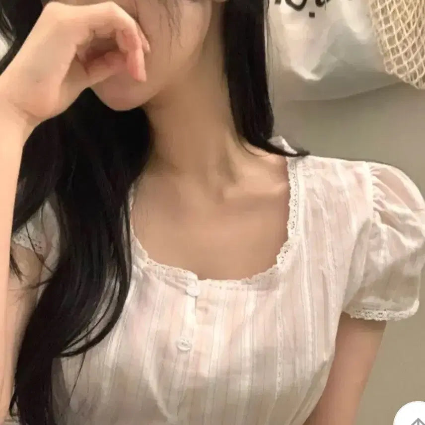 [BUNJANG] Sleeveless Stripe Lace Blouse / 캡소매 스트라이프 레이스 블라우스