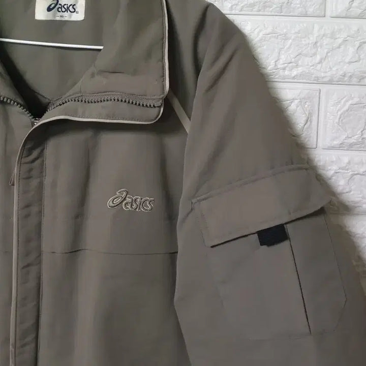 [BUNJANG] Asics Quilted Windbreaker Jacket / 아식스 누빔 바람막이자켓 판매합니다