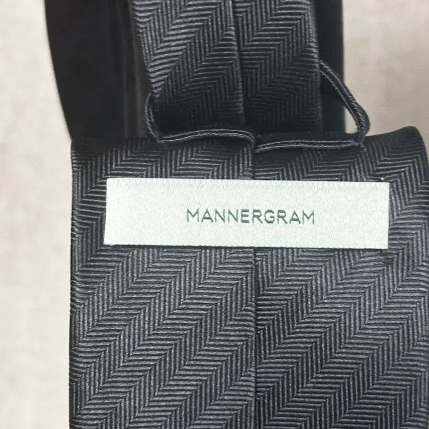 [BUNJANG] Mannergram Black Tie / 매너그램 블랙 타이