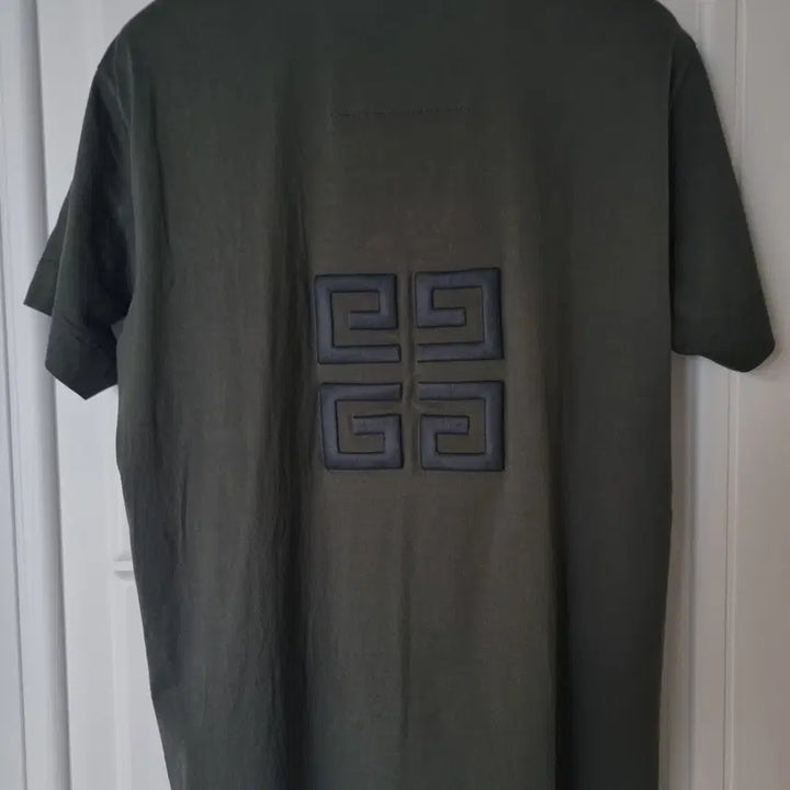 [BUNJANG] Givenchy 4G Logo Short Sleeve T-Shirt Khaki / 백화점판 지방시 4g 로고 반팔 티셔츠 카키