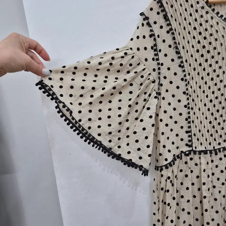 [BUNJANG] Dot Pleats Blouse 5-Sleeve / 도트 플리츠 블라우스 5부
