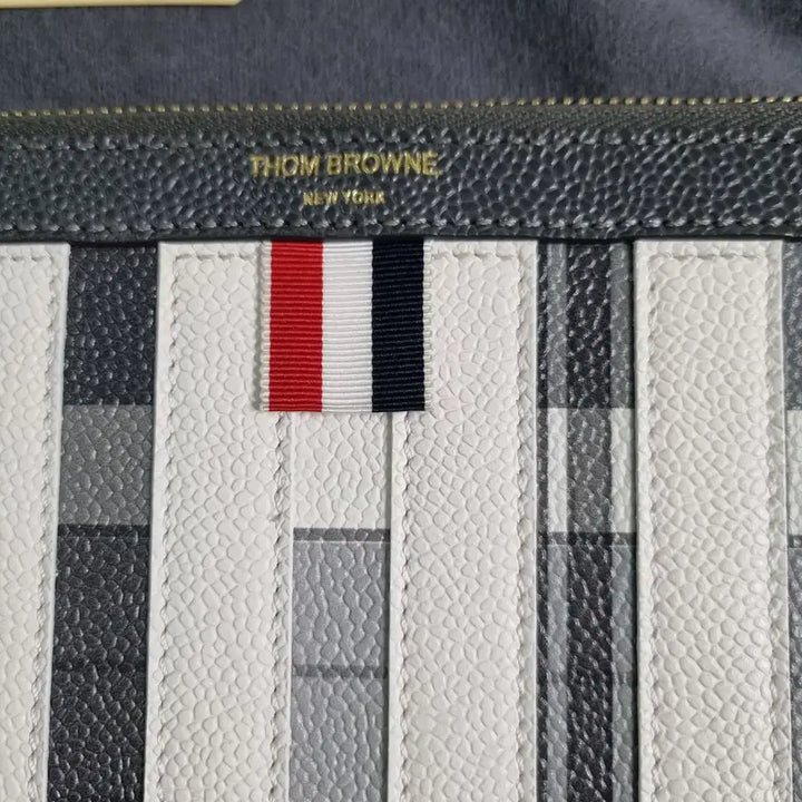 [BUNJANG] Thom Browne Medium Medium Diagonal Stripe Clutch Bag / 백화점판 신상 톰브라운 사선 클러치 가방 미듐