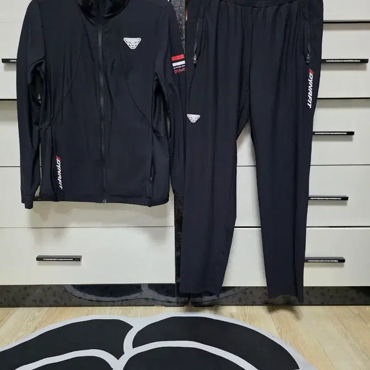 [BUNJANG] Dynafit Black Training Set / 다이나핏 블랙 트레이닝복 세트