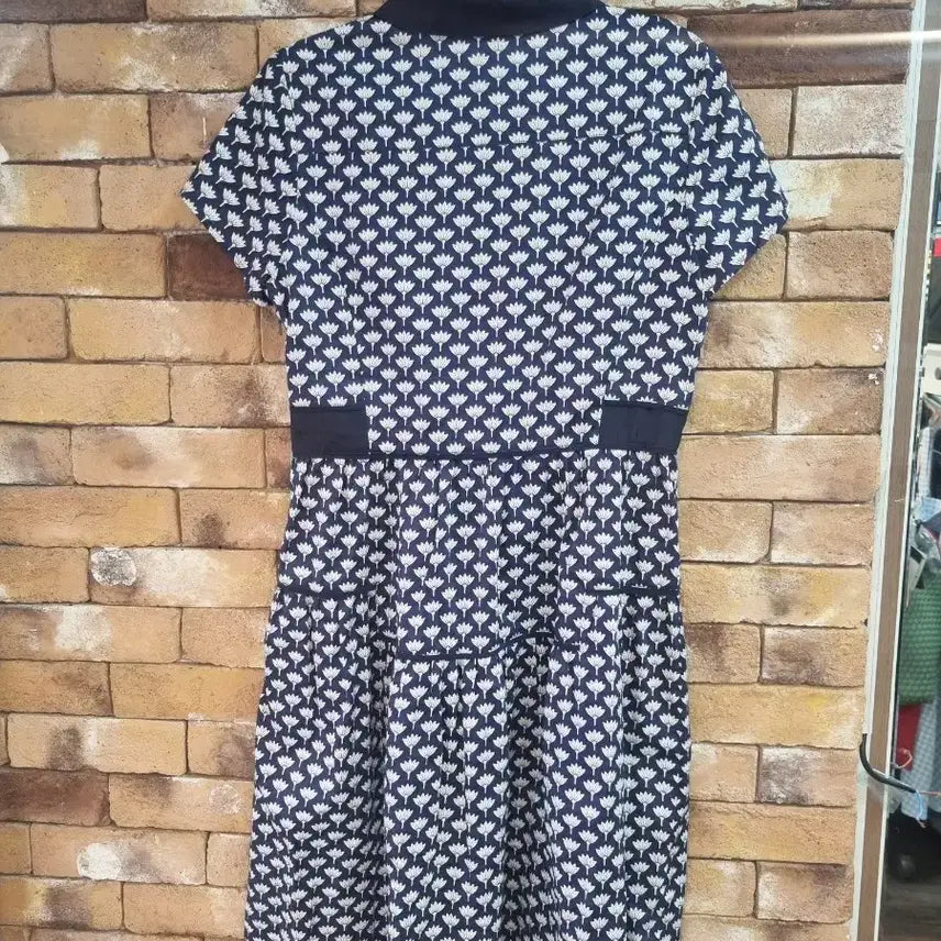 [BUNJANG] Diane von Furstenberg (DVF) Navy Patterned Fit and Flare Dress Size 6 / [정품] DVF 다이앤본퍼스텐버그 원피스 (6사이즈)