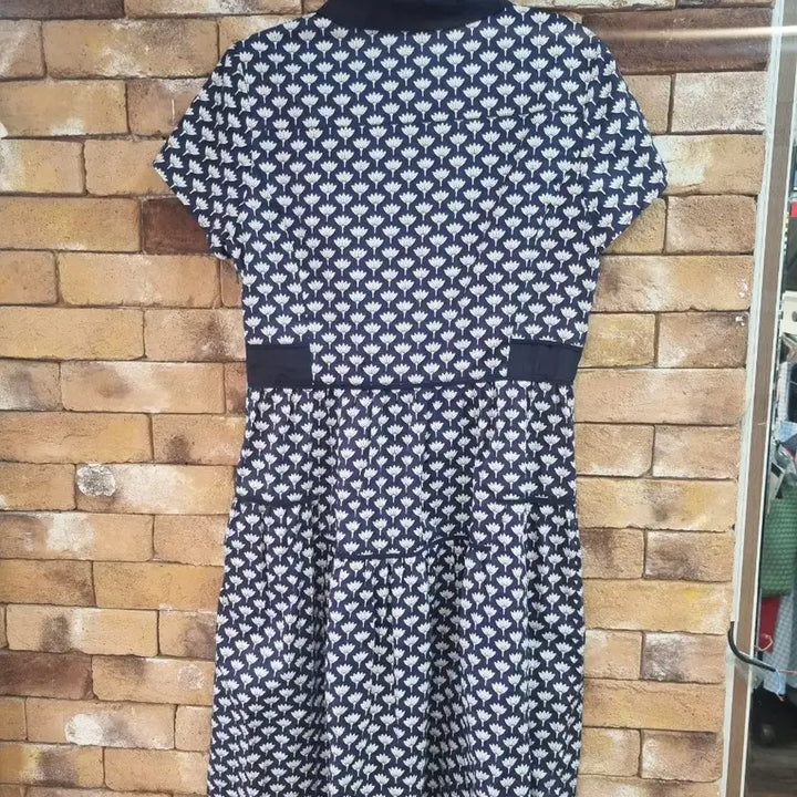 [BUNJANG] Diane von Furstenberg (DVF) Navy Patterned Fit and Flare Dress Size 6 / [정품] DVF 다이앤본퍼스텐버그 원피스 (6사이즈)