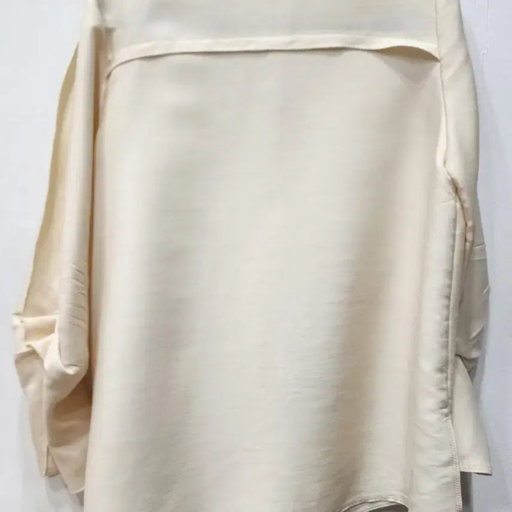 [BUNJANG] Mine Pearl Detail Blouse / 한섬 마인 진주 디테일 블라우스