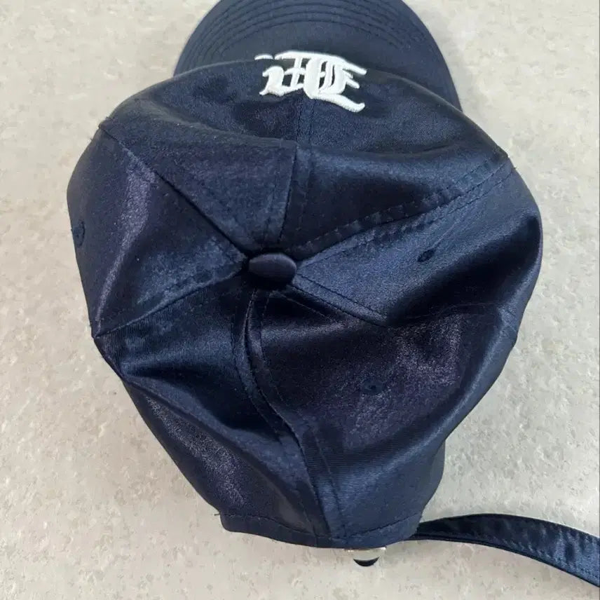 [BUNJANG] LMC Satin Cap (Navy) / Lmc  새틴 볼캡 (네이비) 원빈 모자 원가 4