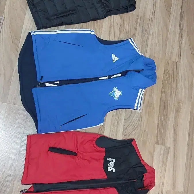 [BUNJANG] Adidas &amp; Other Vests (3-Piece Bundle) / 조끼 3벌 아디다스 외 (일괄15000원)