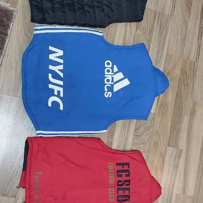 [BUNJANG] Adidas &amp; Other Vests (3-Piece Bundle) / 조끼 3벌 아디다스 외 (일괄15000원)