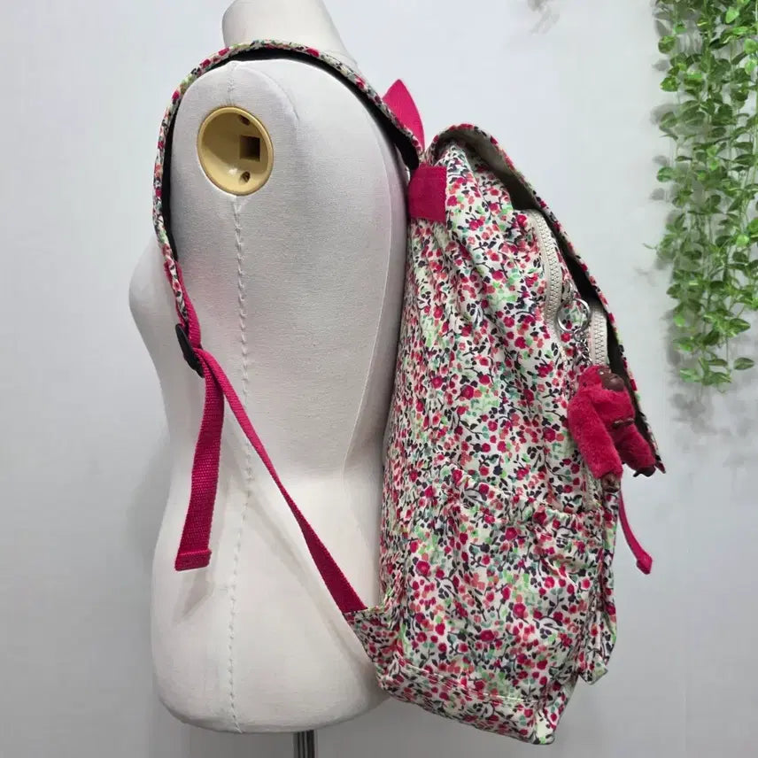 [BUNJANG] Kipling Flower Pattern Laptop Backpack / 키플링 플라워 패턴 노트북 수납 백팩