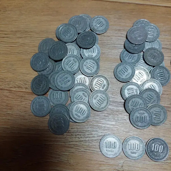 [BUNJANG] 1971-1982 South Korean 100 Won Coin Bundle (106 Coins) / (구100주)70년대~~80년대