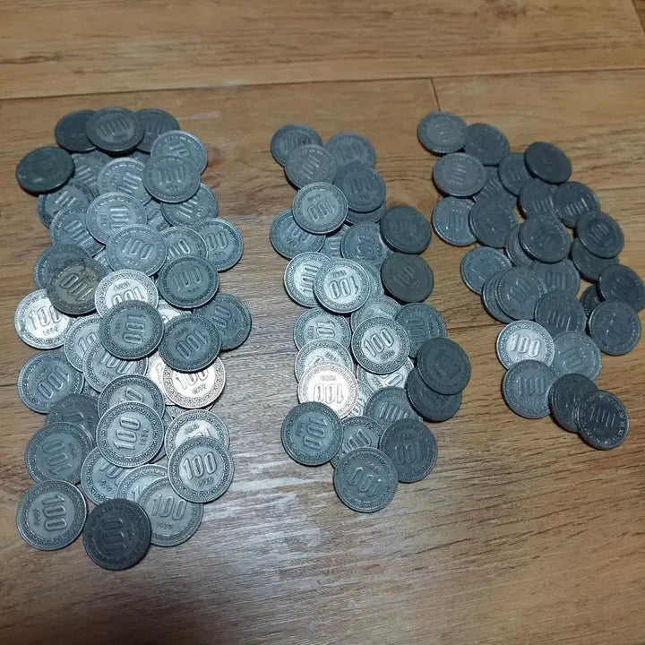[BUNJANG] 1971-1982 South Korean 100 Won Coin Bundle (106 Coins) / (구100주)70년대~~80년대