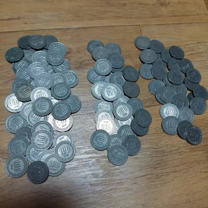 [BUNJANG] 1971-1982 South Korean 100 Won Coin Bundle (106 Coins) / (구100주)70년대~~80년대