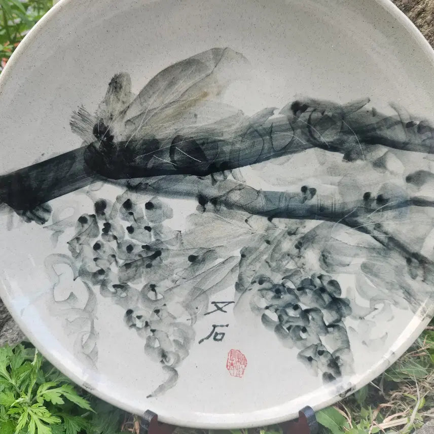 [BUNJANG] Yi Ho-rok Porcelain Plate with Grape Design (Large) / 도평 이후락 포도문백자접시 대반