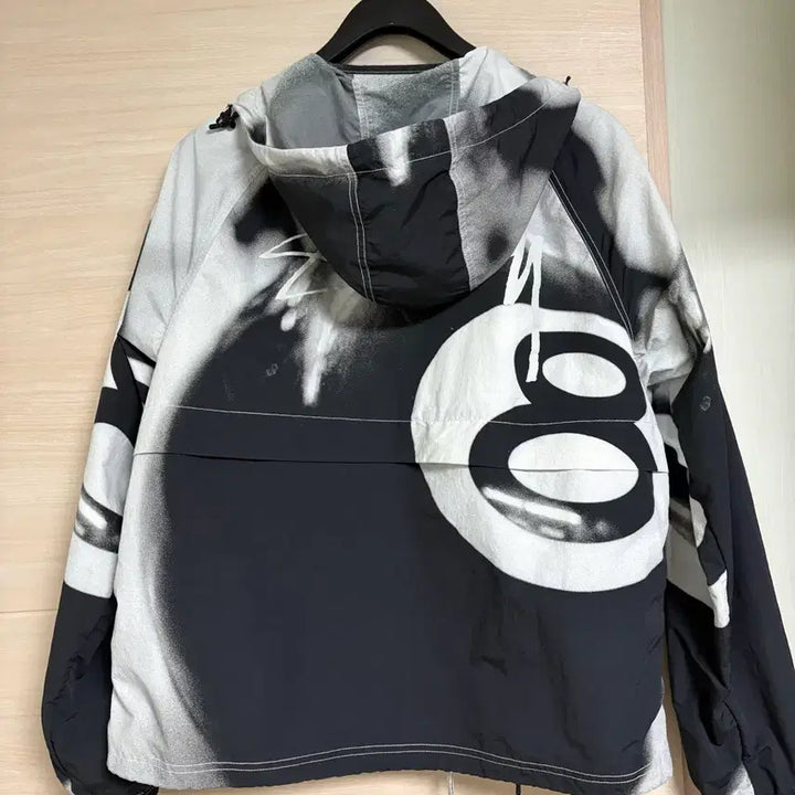 [BUNJANG] Stussy 8 Ball Beach Shell Jacket Grey Scale / [L] 스투시 8볼 비치 쉘 자켓 그레이스케일