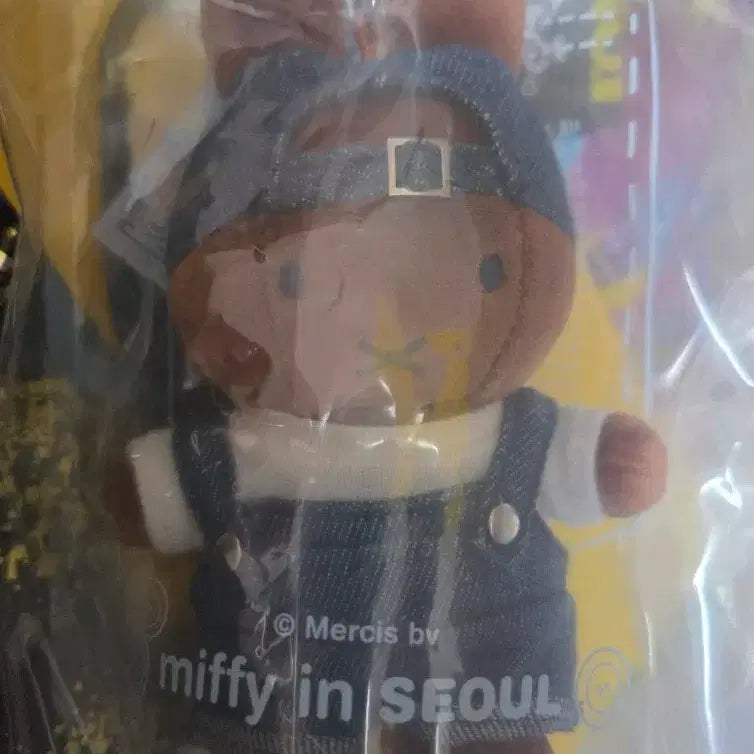 [BUNJANG] Miffy in Seoul Denim Keyring Plush / 미피 인 서울 데님 키링 인형