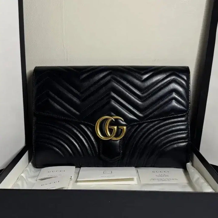 [BUNJANG] Gucci Marmont Matelassé Leather Pouch Black / [S급/정품] 구찌 클러치 마몽 마틀라쎄 가죽 블랙