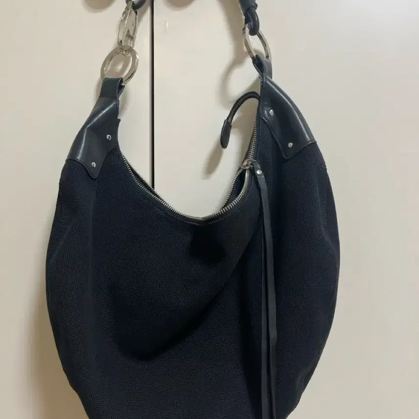 [BUNJANG] Black Canvas Hobo Shoulder Bag / 블랙 캔버스 호보 숄더백