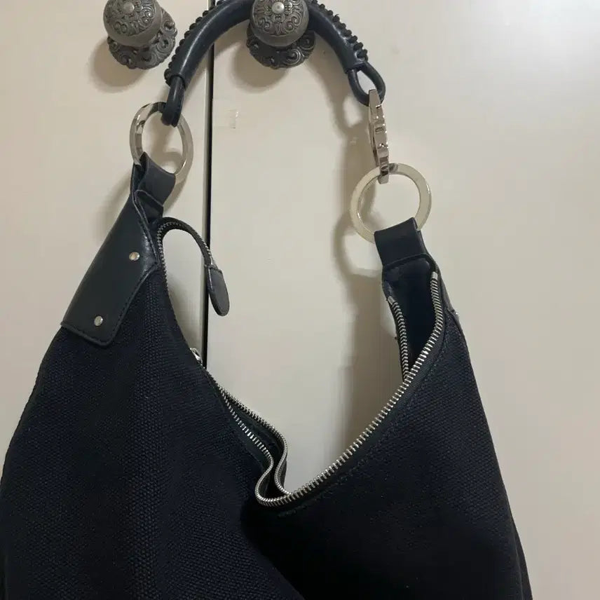 [BUNJANG] Black Canvas Hobo Shoulder Bag / 블랙 캔버스 호보 숄더백