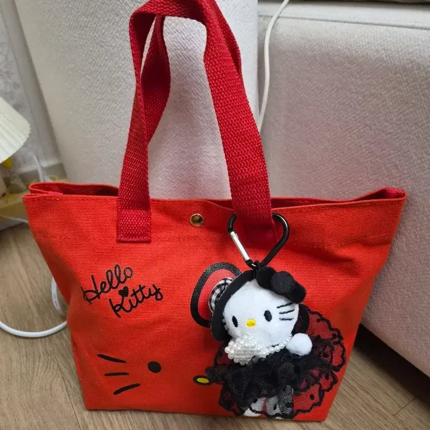 [BUNJANG] Hello Kitty Red Tote Bag with Keyring / 헬로키티 레드 토트백 + 키링 포함