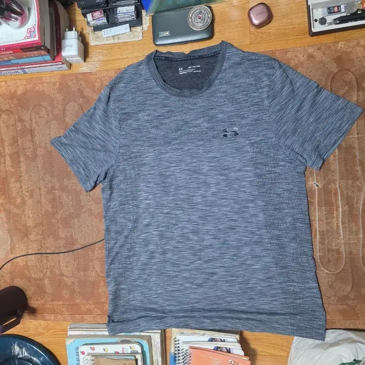 [BUNJANG] Under Armour Functional T-Shirt Grey / 언더아머 기능성 반팔 티셔츠 그레이  가슴 둘레 110 cm 입니다