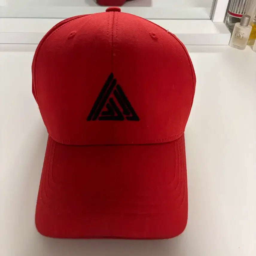 [BUNJANG] Physical Garments Triangle Logo Cap / 피지컬가먼츠 삼각 로고 캡