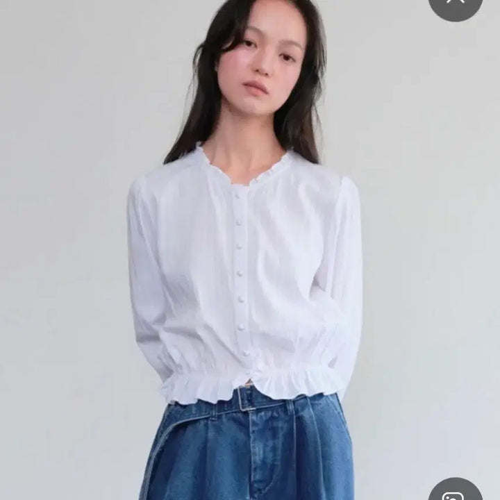 [BUNJANG] White Frill Collar Blouse / 하네 프릴 카라 블라우스