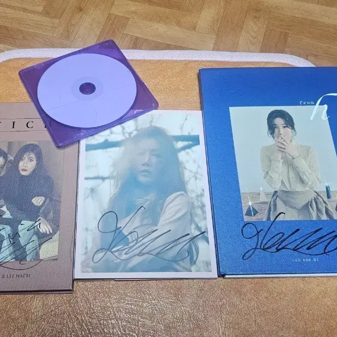 [BUNJANG] Davichi 810 Album &amp; Lee Hae Ri Solo Album Signed CD Bundle / 다비치 810 앨범 &amp; 이해리 솔로 앨범 친필 사인 cd