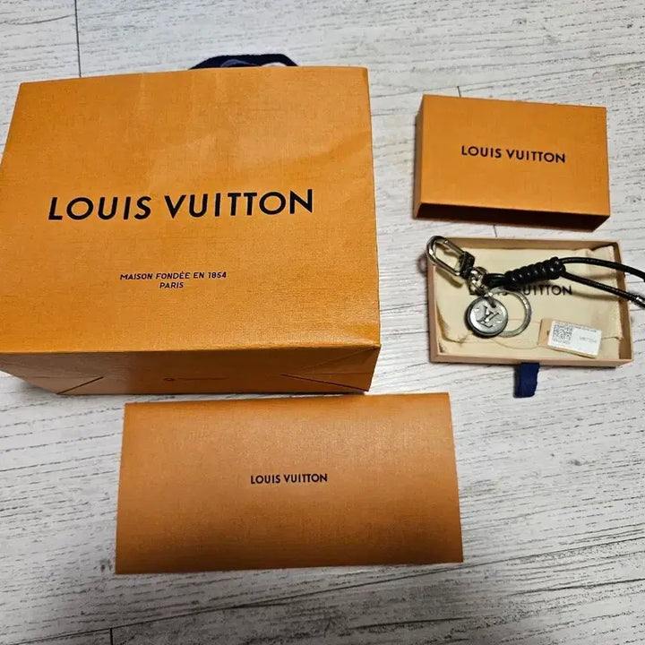 [BUNJANG] Louis Vuitton Leather Rope Key Holder Graphite / 루이비통 레더 로프 키 홀더 그래파이트